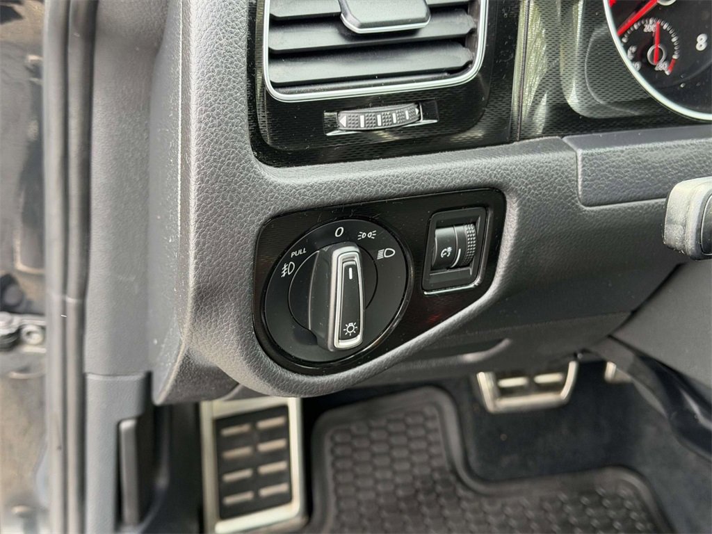 Used 2017 Volkswagen GTI S image 18