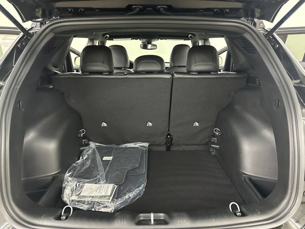 New 2026 Jeep Compass Latitude AWD/4WD image 27
