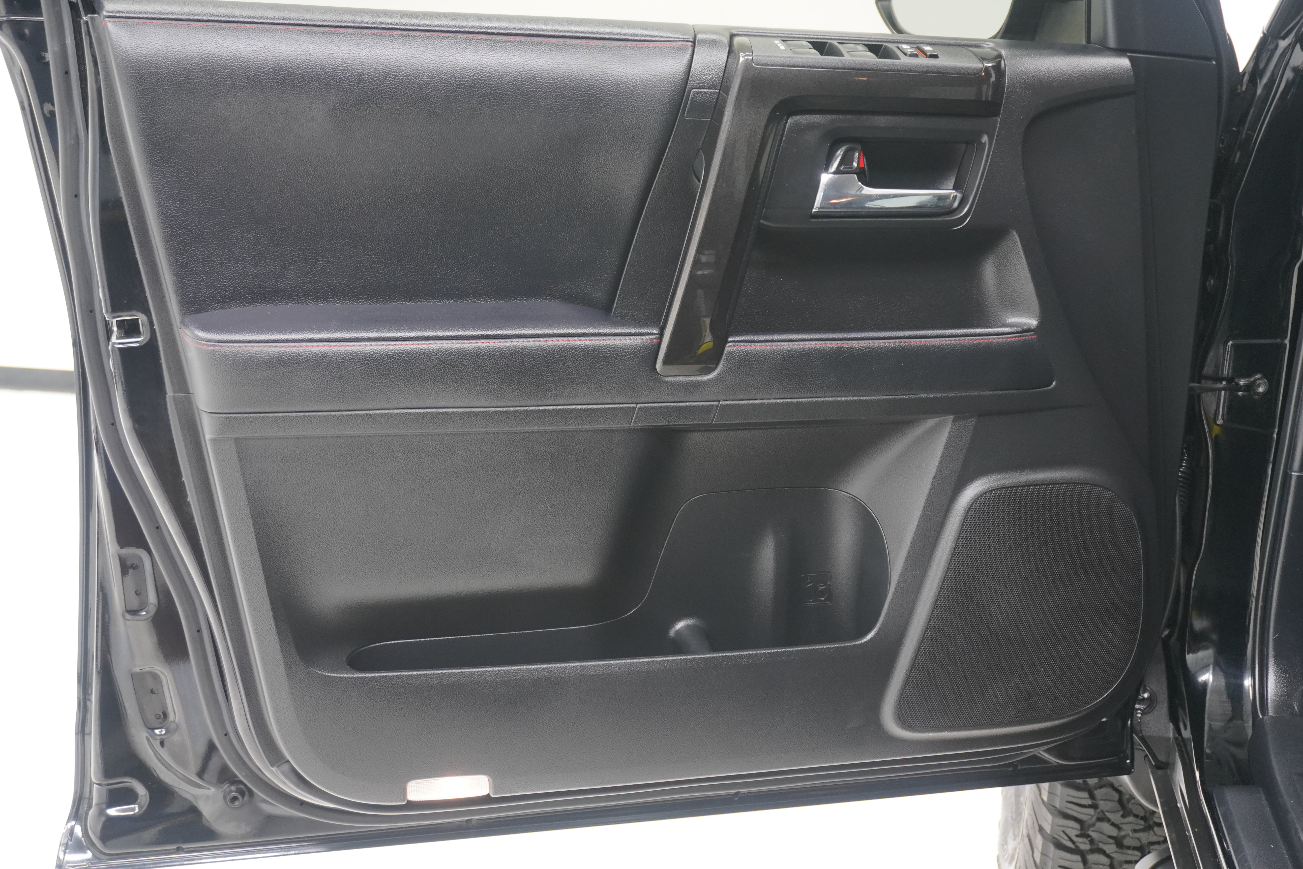 Used 2021 Toyota 4Runner Venture w/ Moonroof Package AWD/4WD image 14