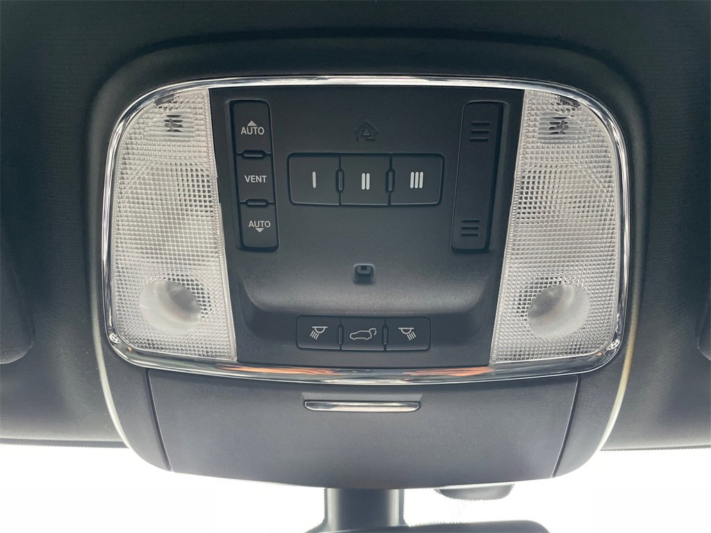 Used 2016 Jeep Grand Cherokee Limited image 20