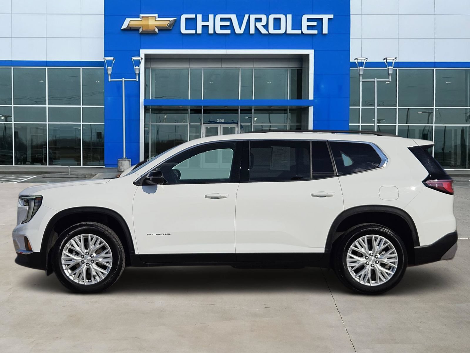 Certified 2026 GMC Acadia Elevation w/ Elevation Premium Package FWD image 3