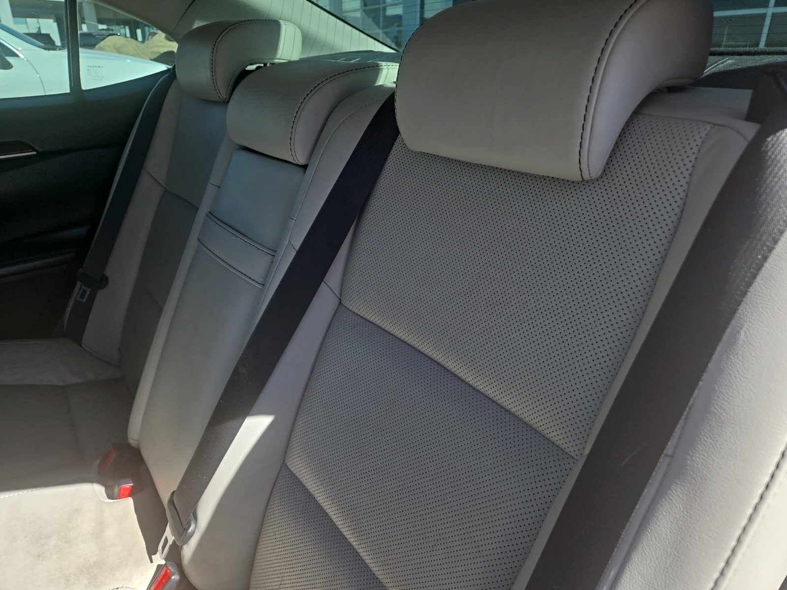 Used 2015 Lexus ES 350 w/ Luxury Package FWD image 12