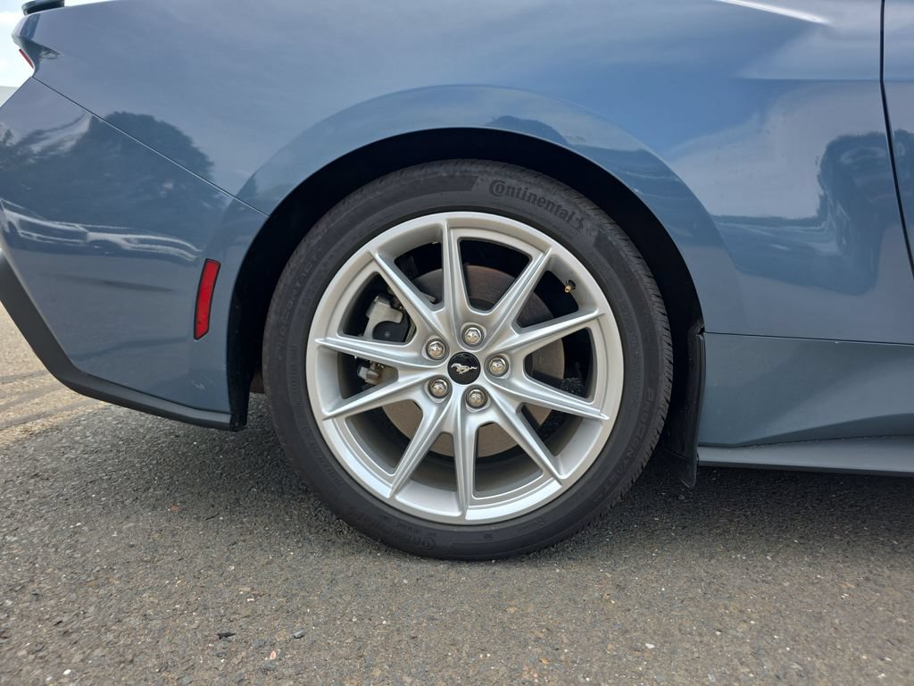 Used 2025 Ford Mustang GT Premium RWD image 11