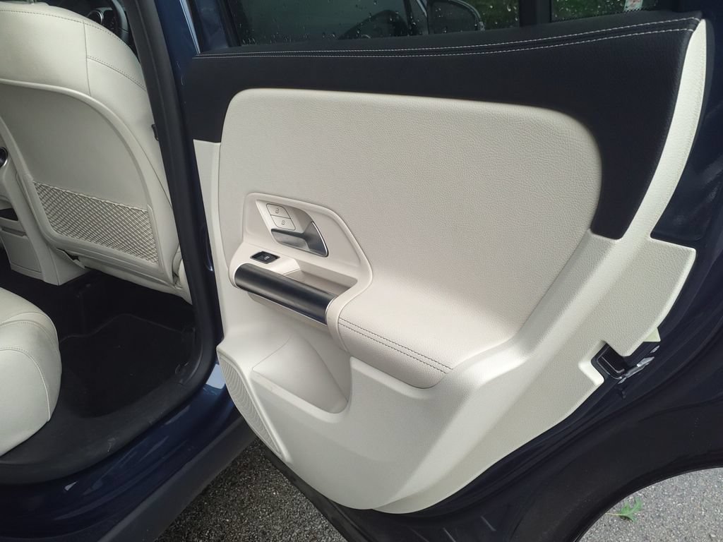 Certified 2023 Mercedes-Benz GLA 250 4MATIC image 15