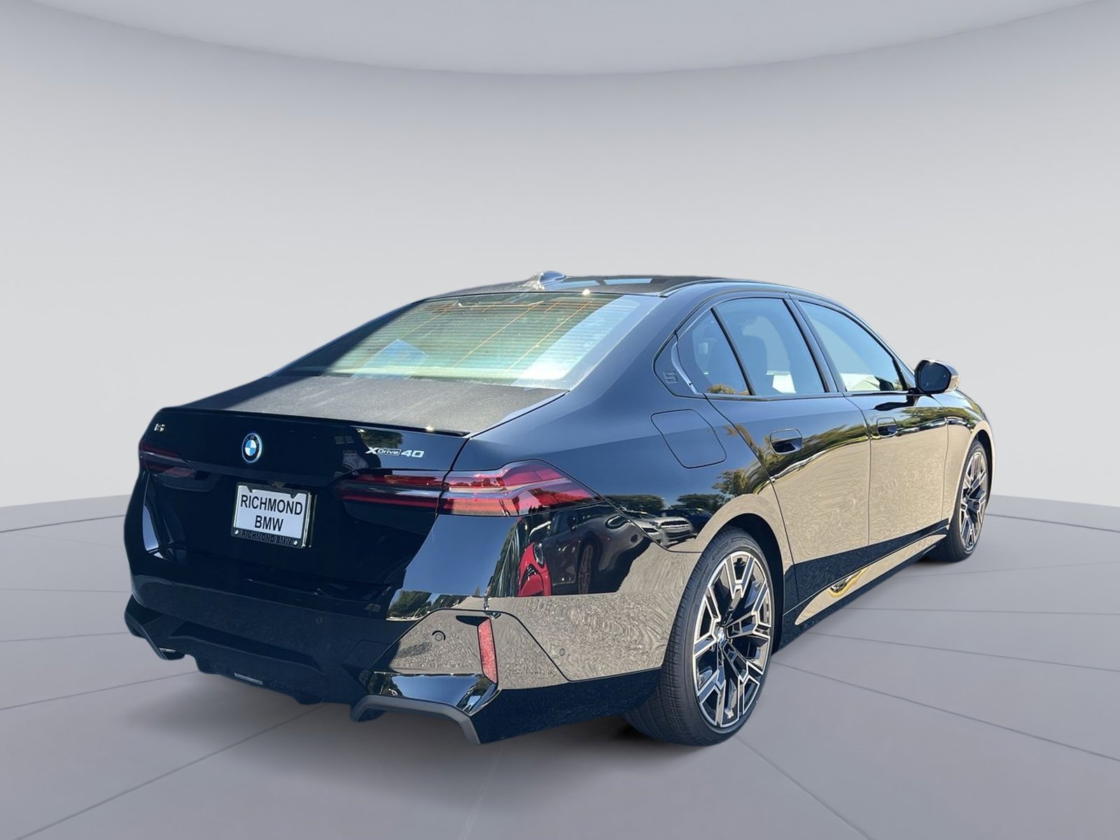 New 2026 BMW i5 eDrive40 w/ M Sport Package image 5