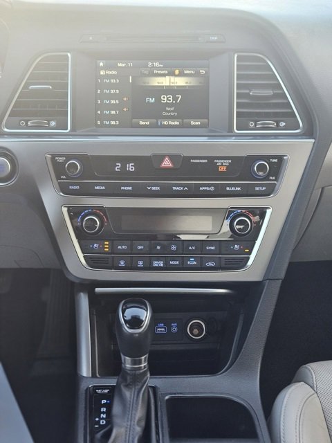 Used 2017 Hyundai Sonata Limited image 11