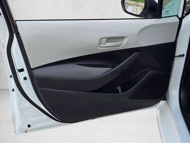Used 2022 Toyota Corolla LE FWD image 7
