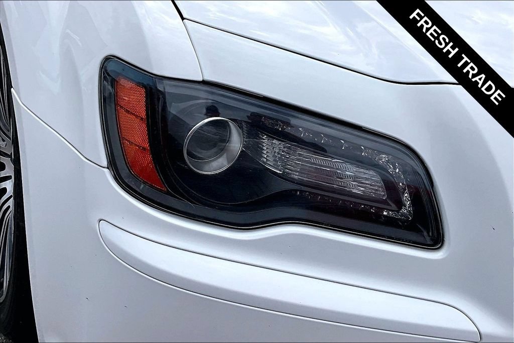 Used 2013 Chrysler 300 S RWD image 31