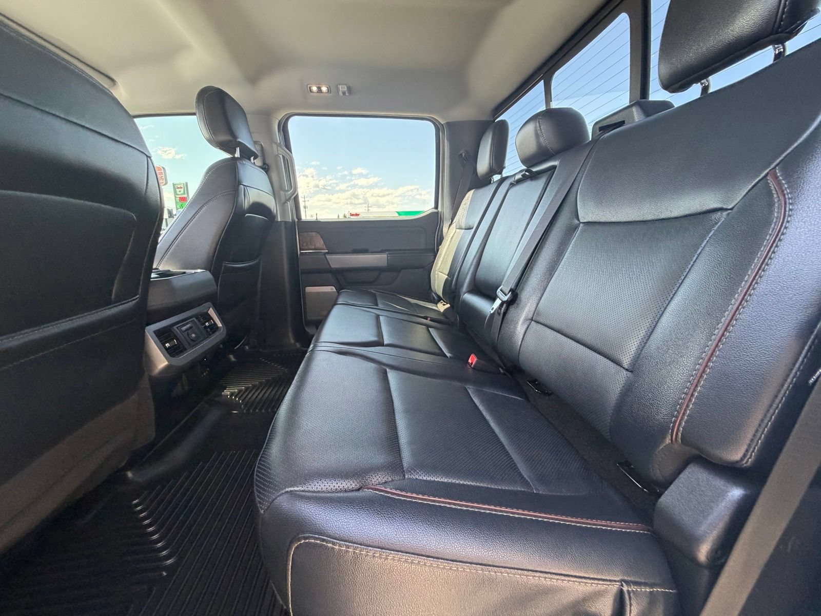 Used 2023 Ford F350 Lariat AWD/4WD image 27