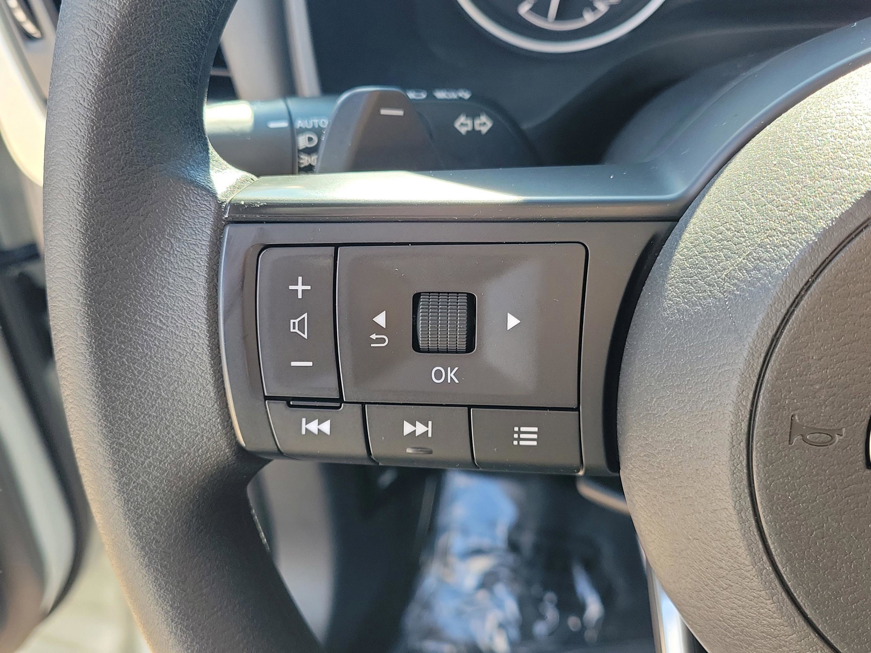 Certified 2024 Nissan Rogue S image 26