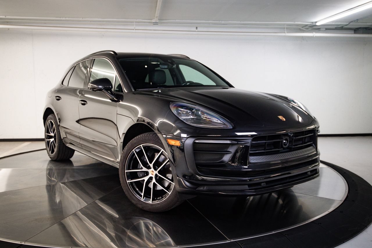 Certified 2024 Porsche Macan AWD/4WD image 9
