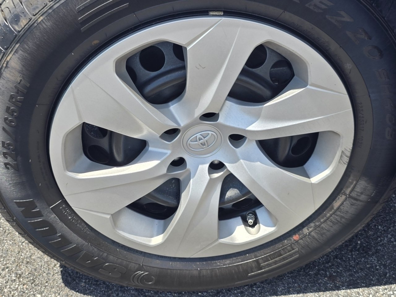 Certified 2024 Toyota RAV4 LE AWD/4WD image 7