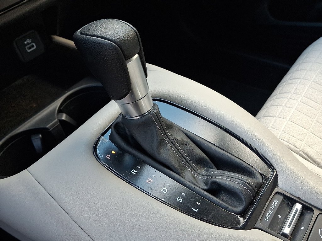Used 2024 Honda HR-V LX image 16