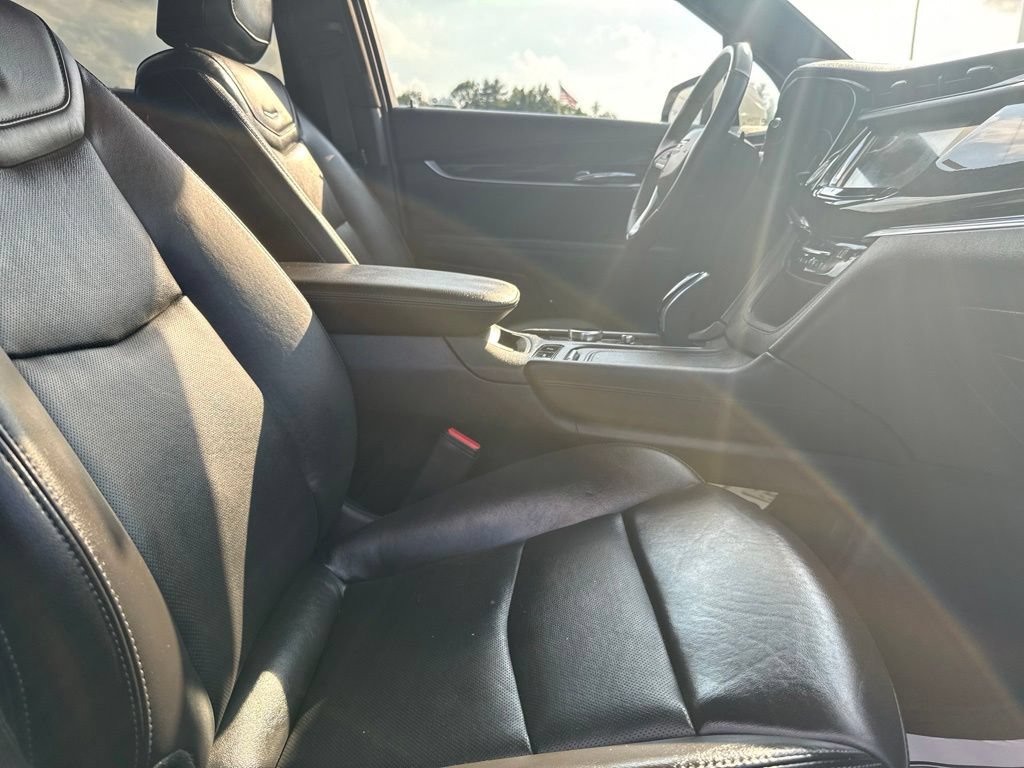 Used 2023 Cadillac XT6 Premium Luxury w/ Technology Package AWD/4WD image 45