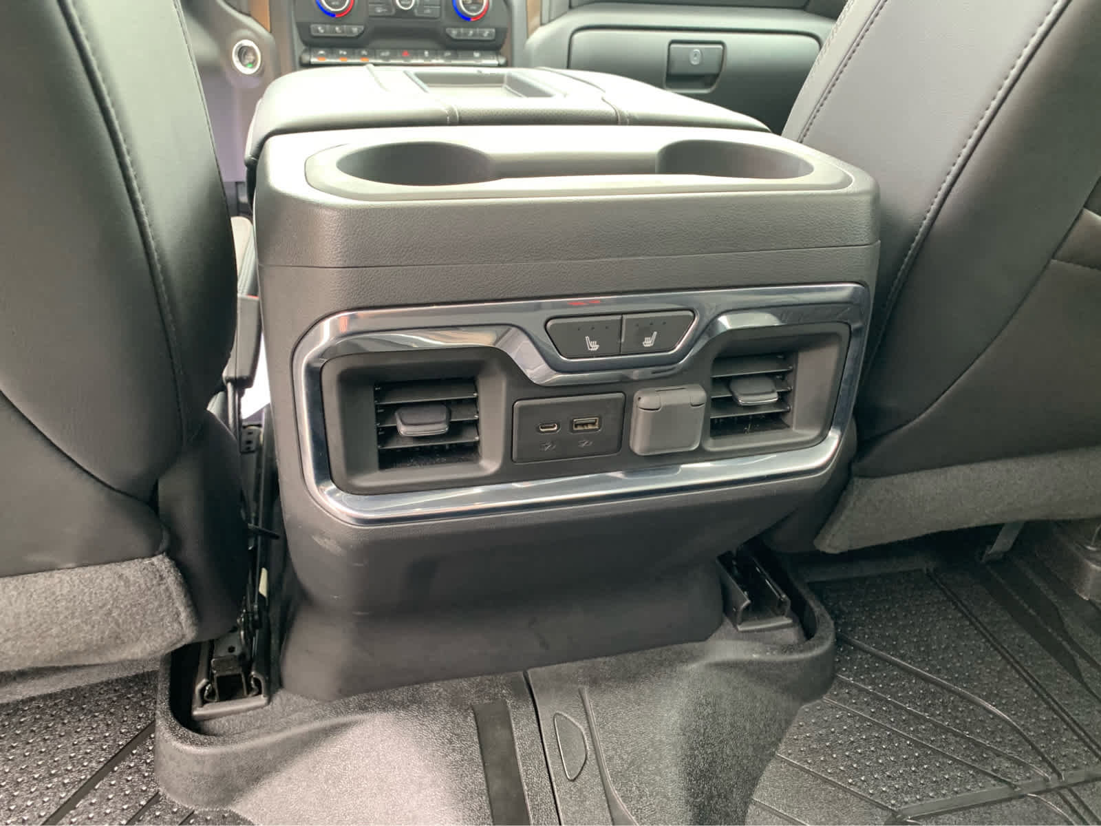 Used 2019 Chevrolet Silverado 1500 High Country w/ Technology Package AWD/4WD image 25