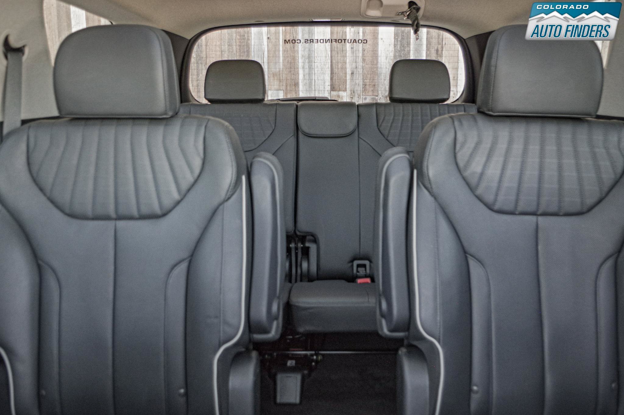 Used 2024 Hyundai Palisade Limited AWD/4WD image 25