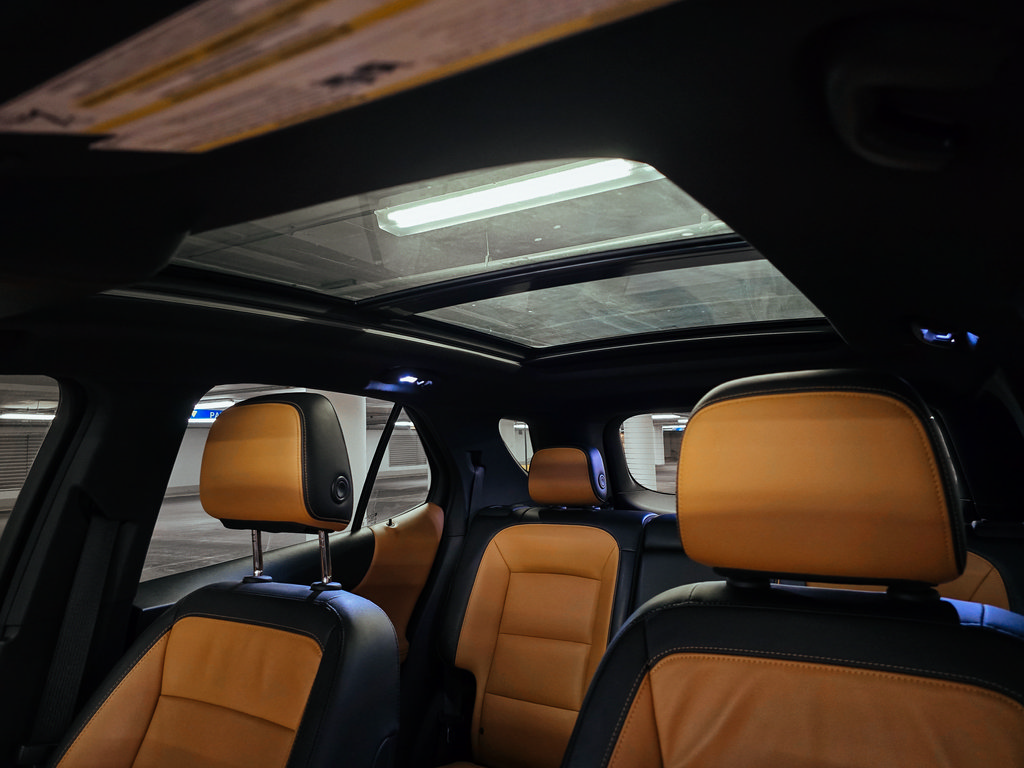 Used 2020 Chevrolet Equinox Premier FWD image 19