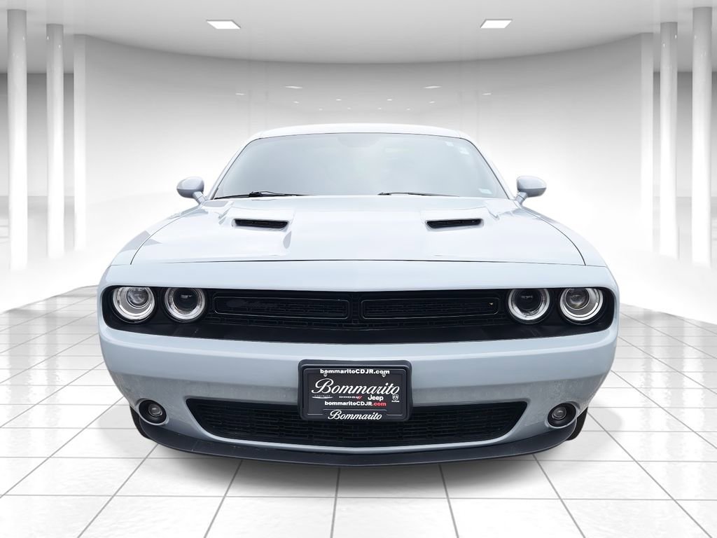 Used 2022 Dodge Challenger SXT w/ Blacktop Package image 8