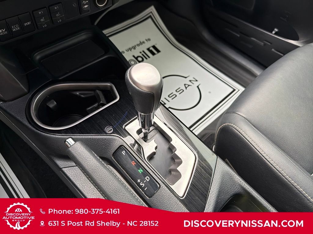 Used 2017 Toyota RAV4 Limited image 22