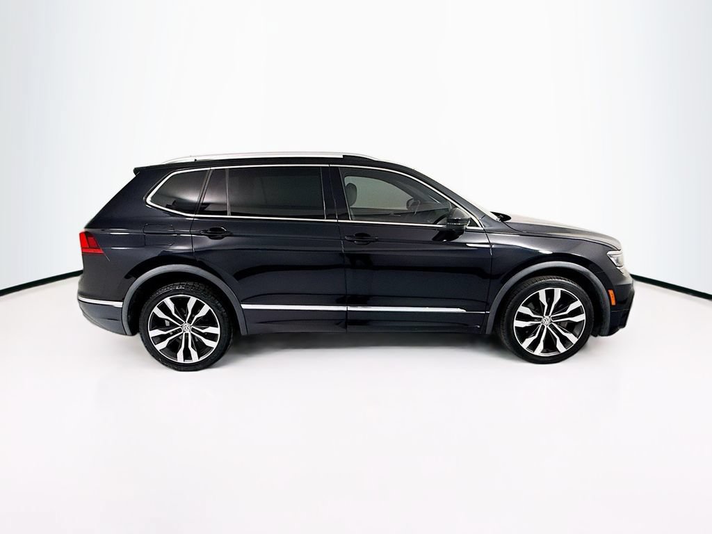 Used 2019 Volkswagen Tiguan SEL Premium R-Line w/ 3rd Row Seat Package AWD/4WD image 4