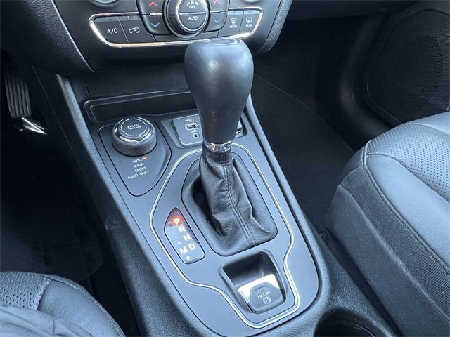 Certified 2021 Jeep Cherokee Latitude Lux w/ Comfort/Convenience Group image 29