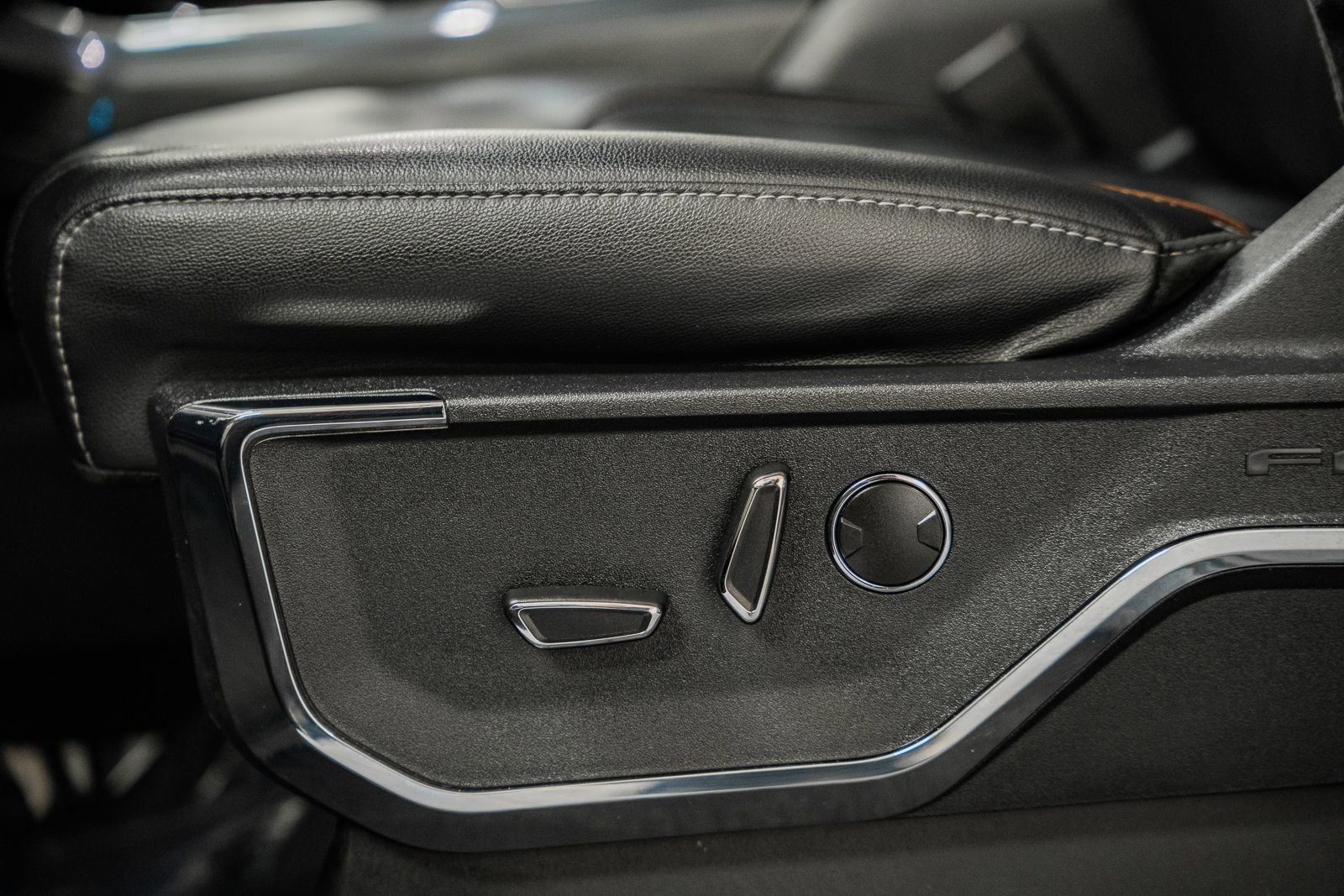 Certified 2023 Ford F150 Lariat w/ Equipment Group 502A High image 46