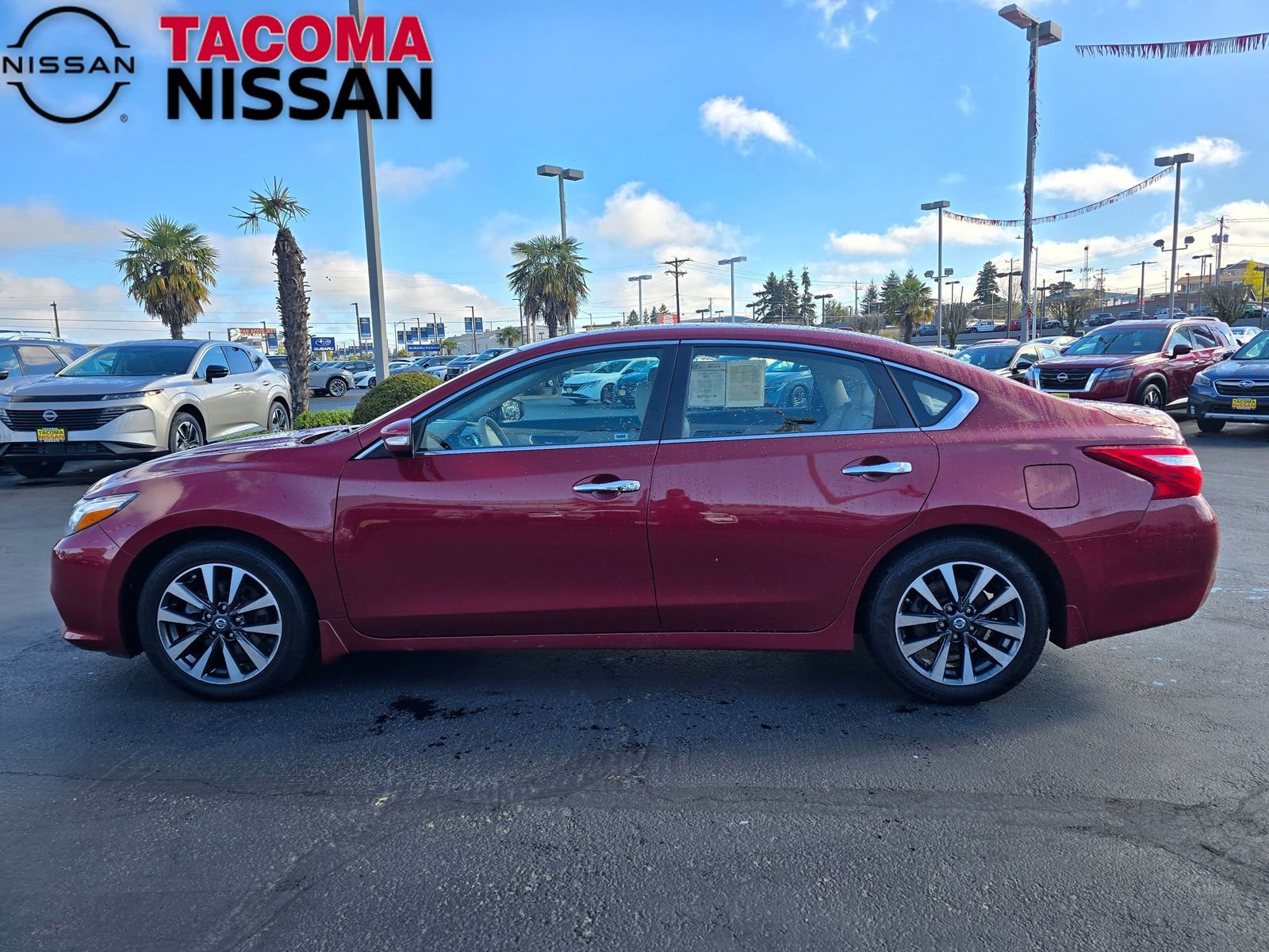 Used 2017 Nissan Altima 2.5 SL w/ Moonroof Package image 2
