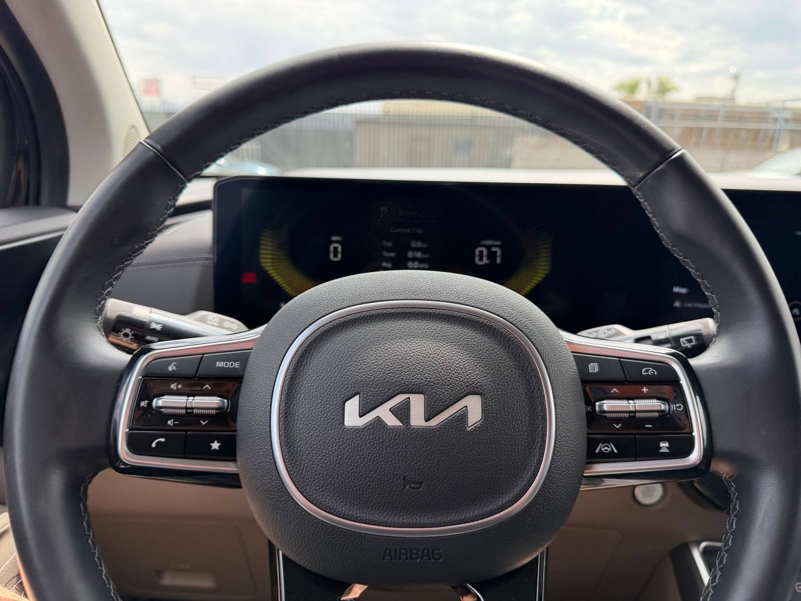 Used 2026 Kia Carnival FWD image 29