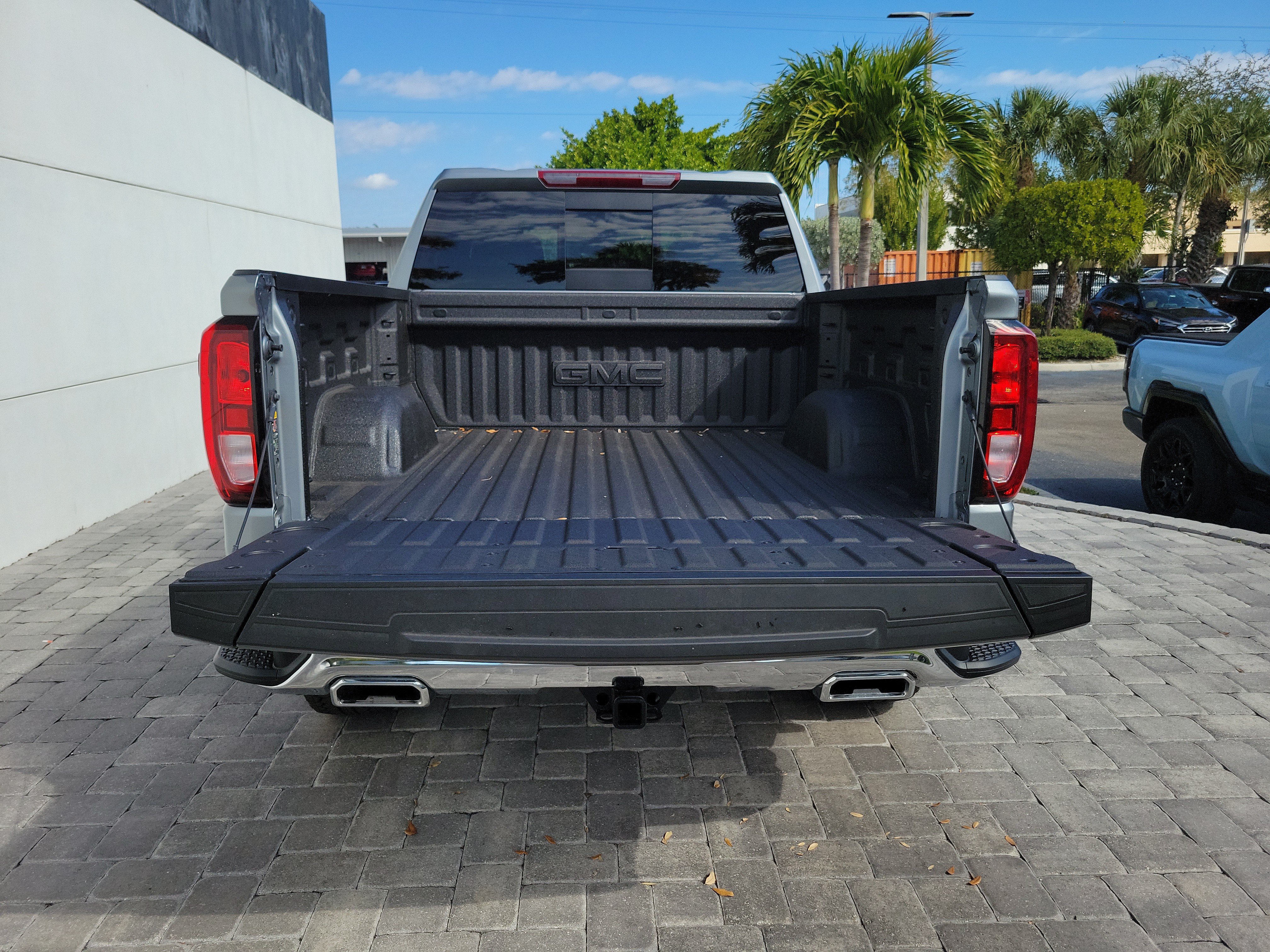 New 2026 GMC Sierra 1500 SLE AWD/4WD image 9