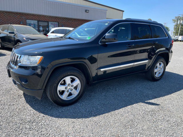 Used 2012 Jeep Grand Cherokee Laredo w/ Laredo E Group AWD/4WD image 2