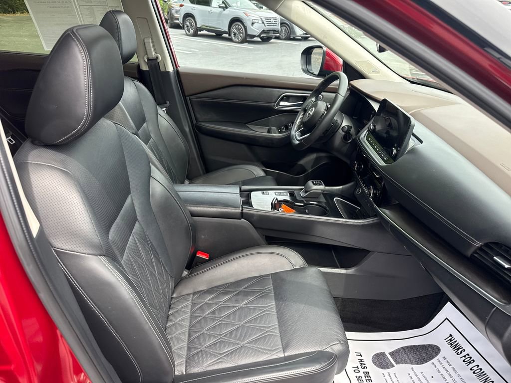 Used 2023 Nissan Rogue Platinum FWD image 31