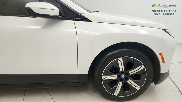 Used 2023 BMW iX xDrive50 w/ Sport Package AWD/4WD image 21