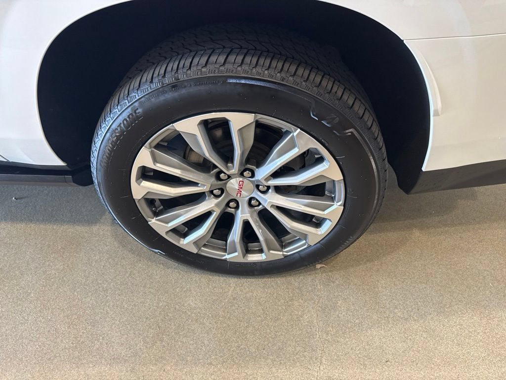 Used 2021 GMC Yukon XL Denali w/ Denali Ultimate Package AWD/4WD image 10