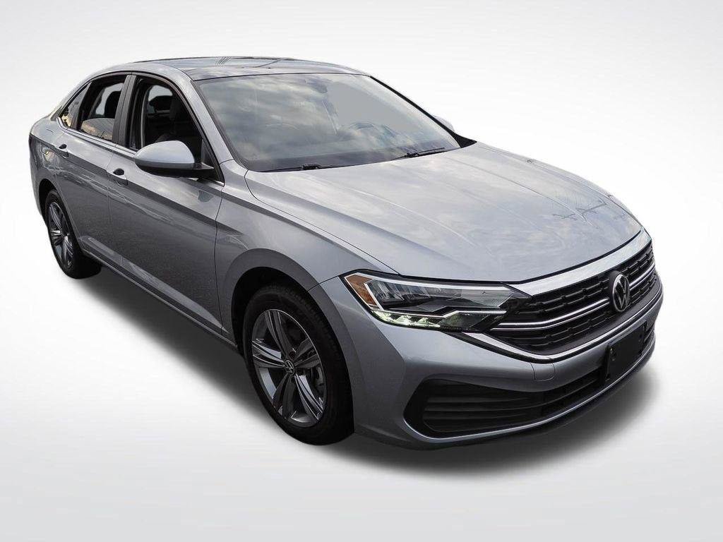 Used 2023 Volkswagen Jetta SE FWD image 2