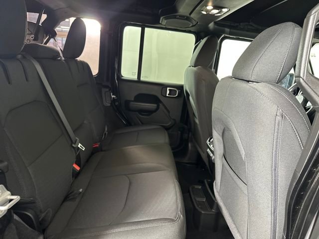 Used 2023 Jeep Wrangler Unlimited w/ Cold Weather Group image 26