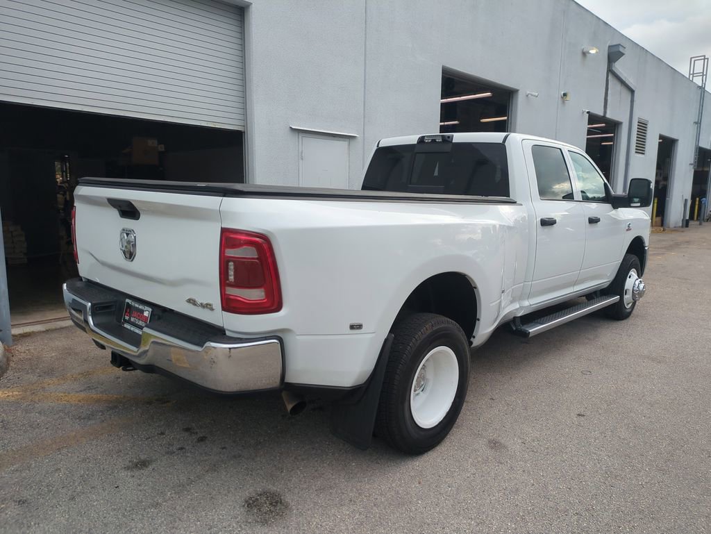 Used 2024 RAM 3500 Tradesman w/ Chrome Appearance Group image 6