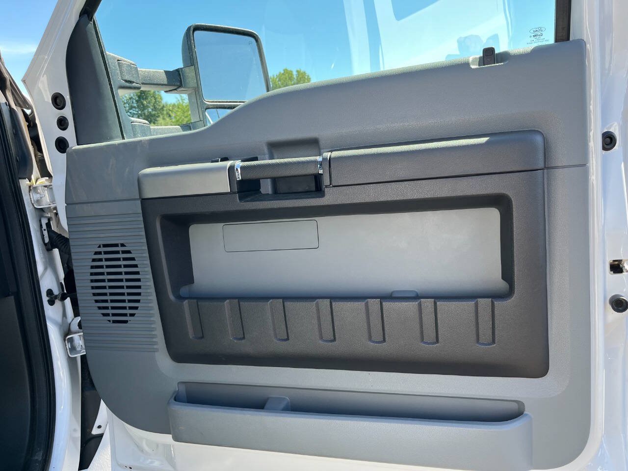 Used 2023 Ford F750 2WD Crew Cab Super Duty image 21