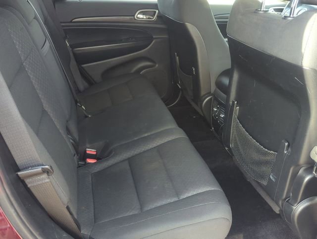 Used 2019 Jeep Grand Cherokee Laredo AWD/4WD image 23