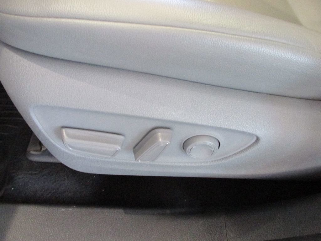 Used 2022 Toyota Highlander XLE image 29