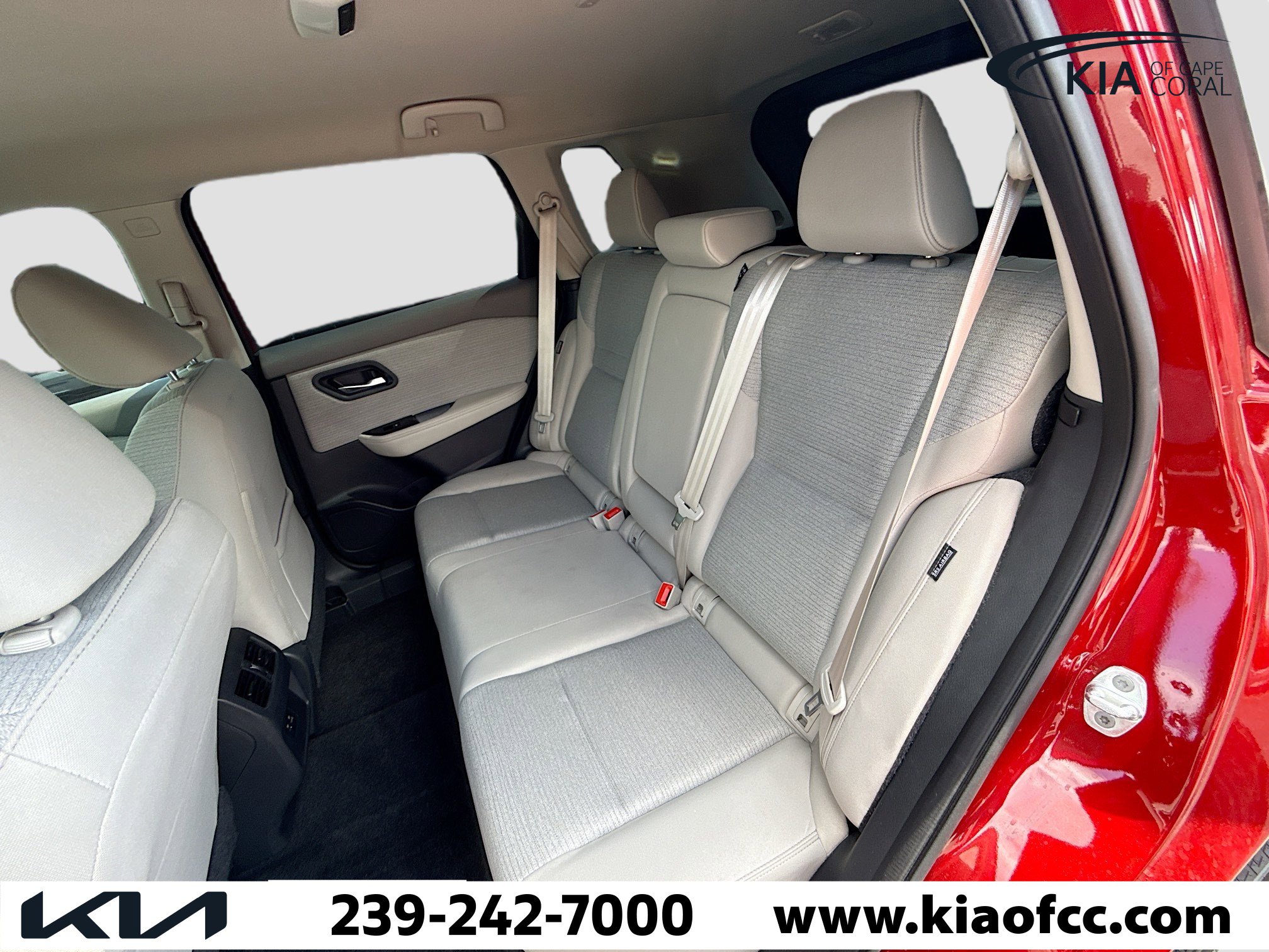 Used 2023 Nissan Rogue SV image 19