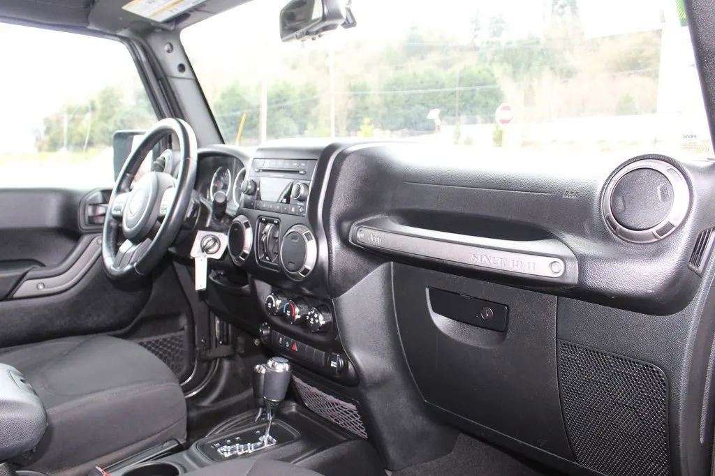 Used 2018 Jeep Wrangler Unlimited Sport S AWD/4WD image 15