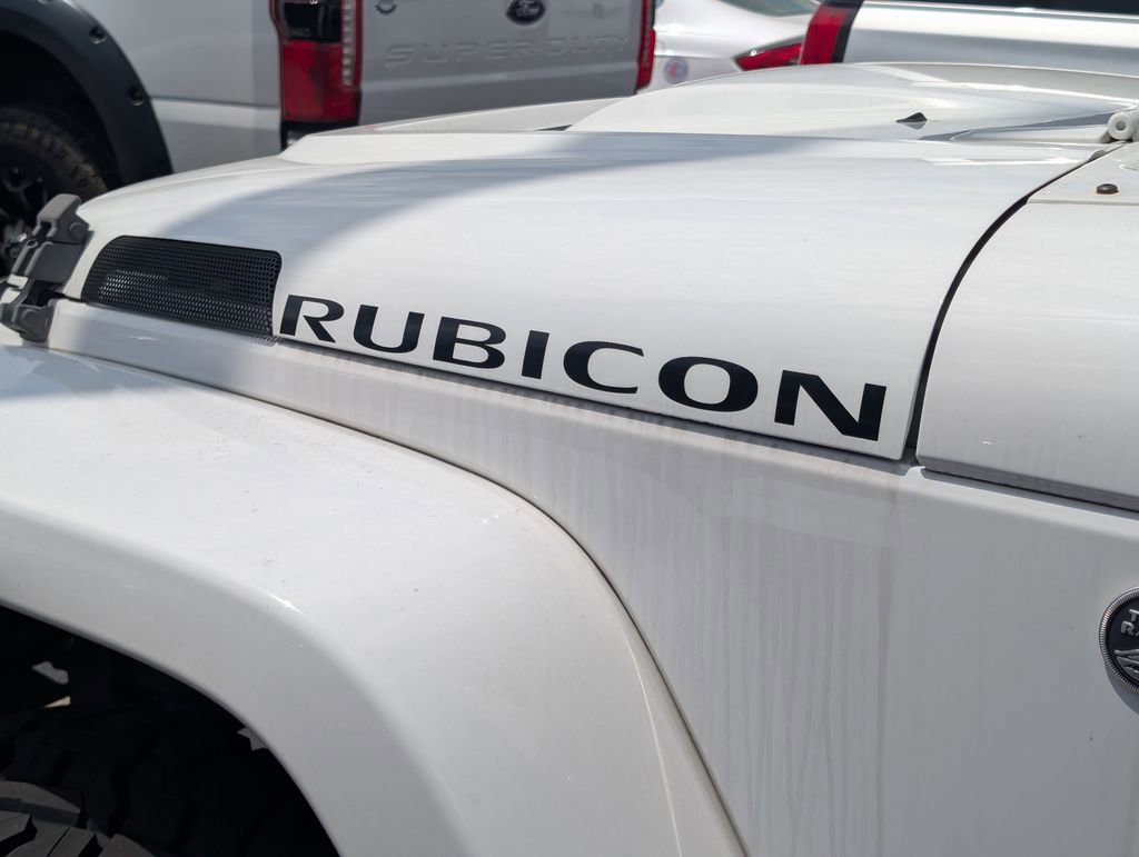 Used 2014 Jeep Wrangler Unlimited Rubicon w/ Dual Top Group AWD/4WD image 16