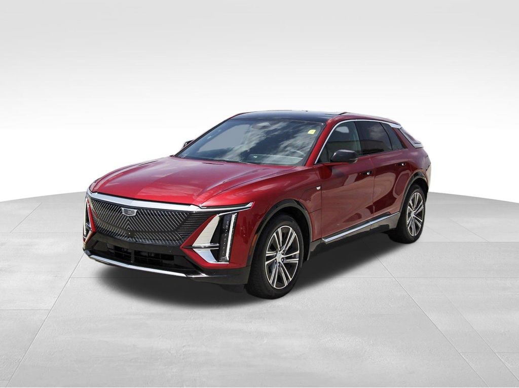 Used 2024 Cadillac Lyriq Luxury w/ LPO, Floor Liner Package AWD/4WD video 2