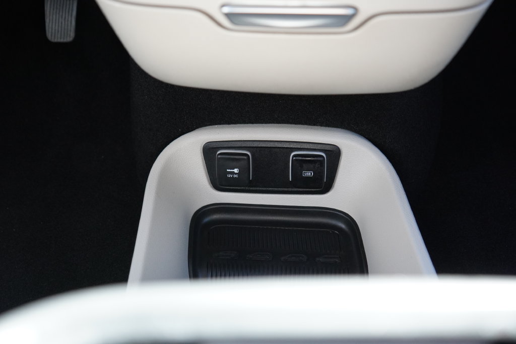 Used 2020 Chrysler Pacifica Limited FWD image 21