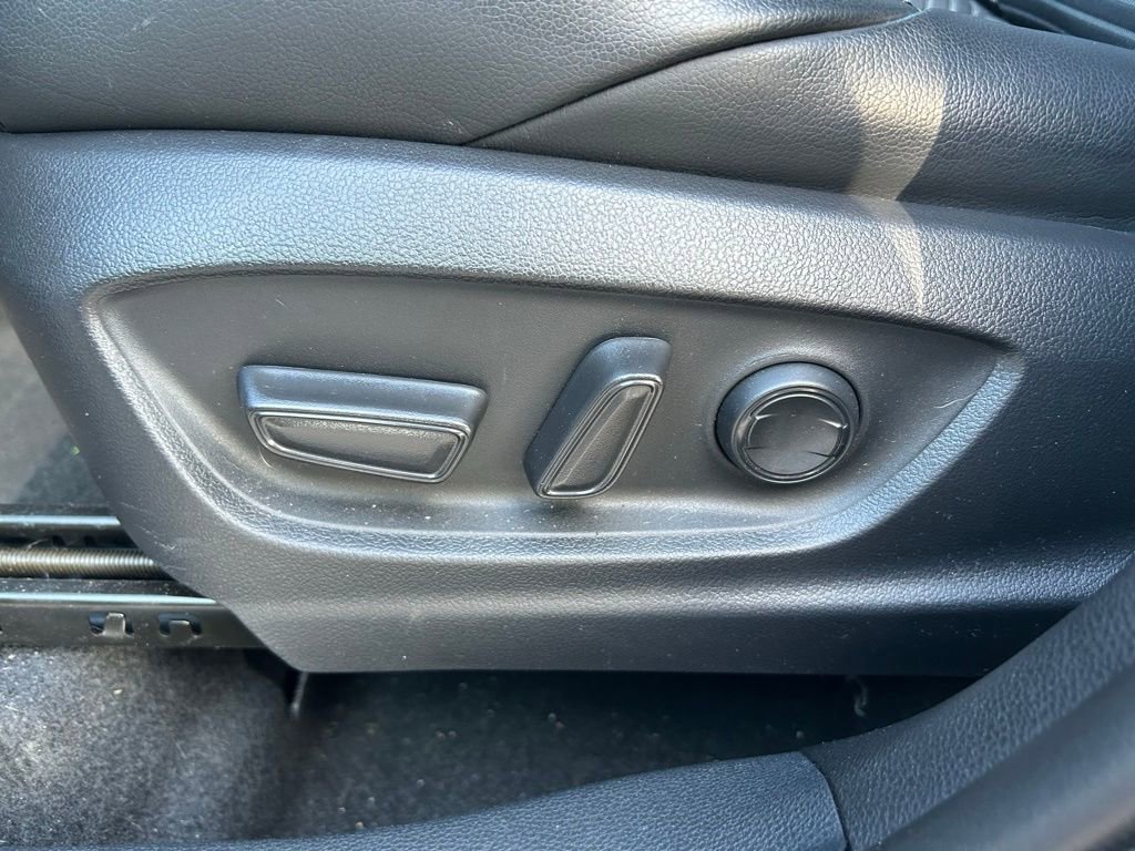 Used 2023 Toyota Corolla Cross XSE w/ Convenience Package image 15