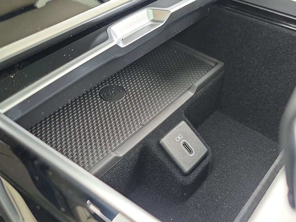 New 2026 Land Rover Range Rover SE image 26