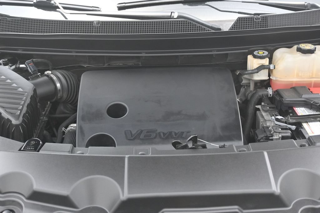 Used 2020 Chevrolet Traverse LS FWD image 12