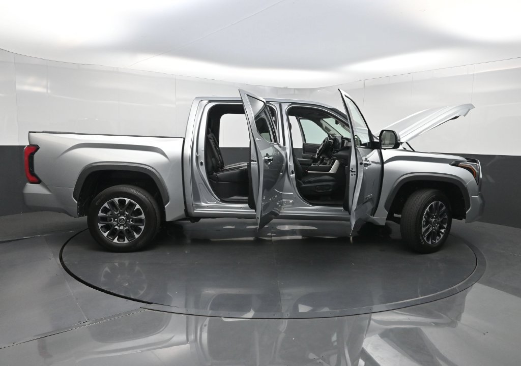 Used 2022 Toyota Tundra Limited AWD/4WD image 39