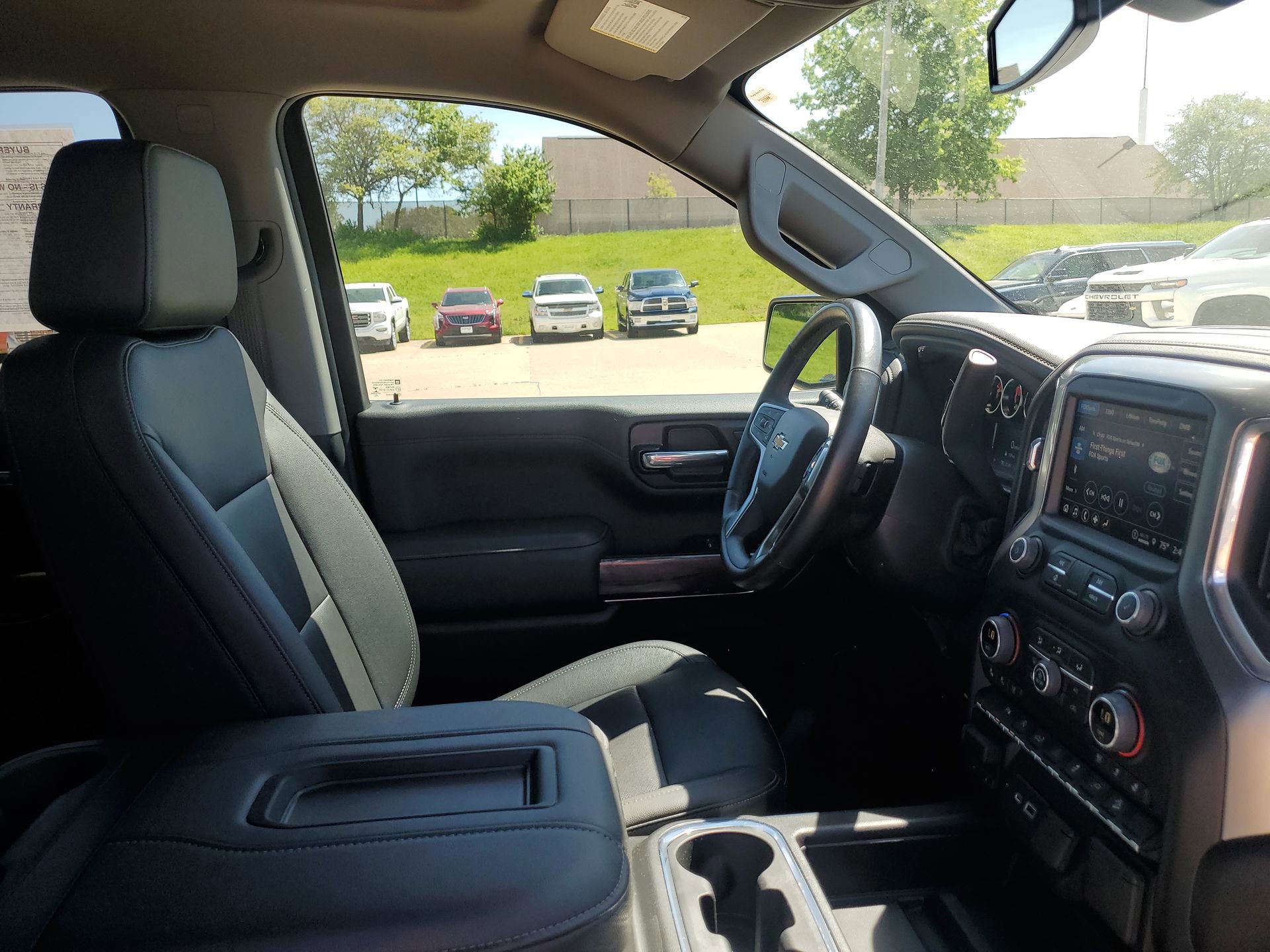 Used 2022 Chevrolet Silverado 1500 LTZ AWD/4WD image 33