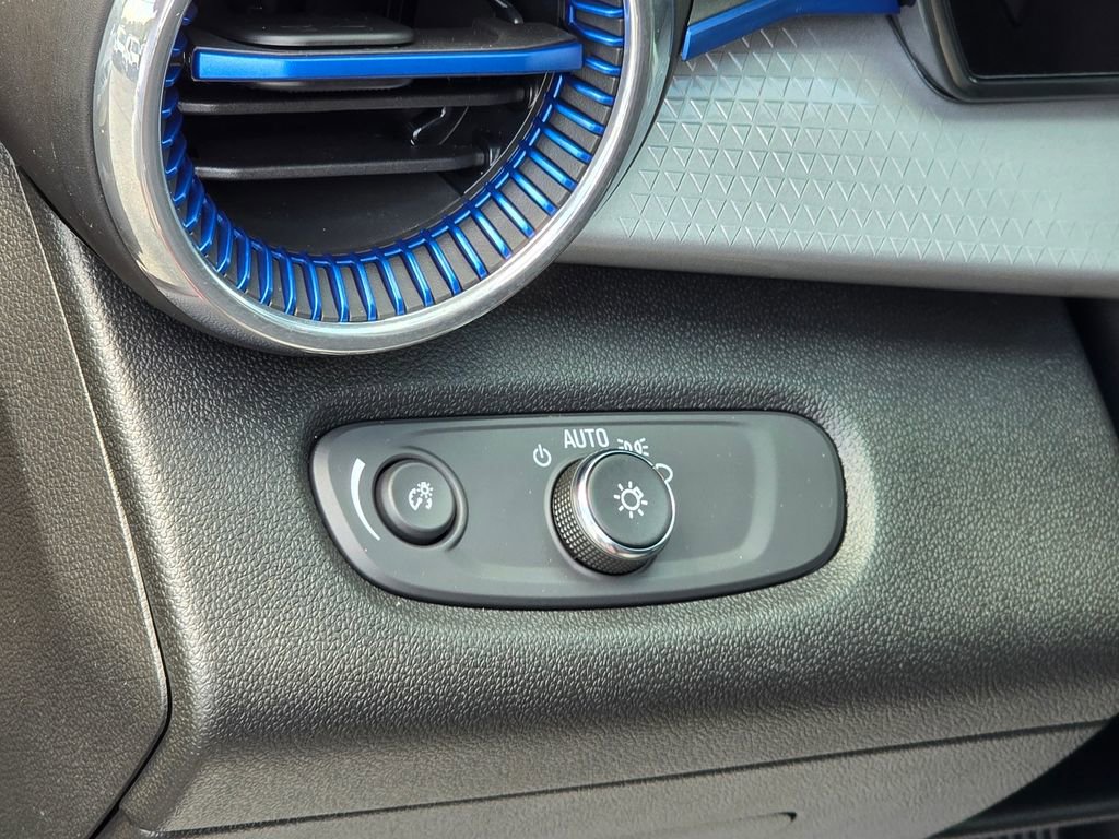 Used 2024 Chevrolet Trax LT w/ Driver Confidence Package FWD image 7